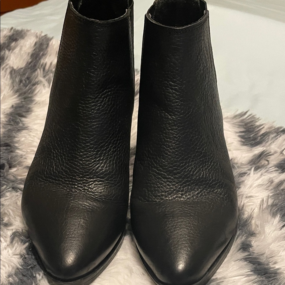 Levi's Sleek Black women’s Boots